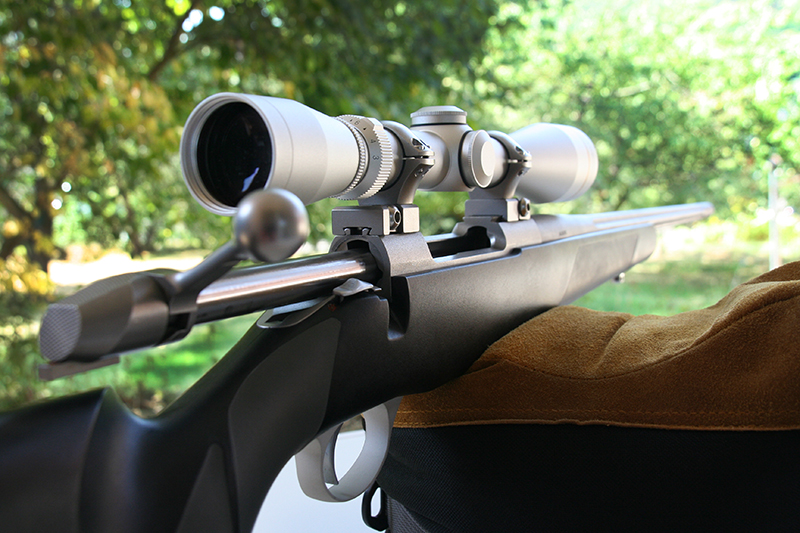 Sako 75 Finnlight Kaliber 270 Win mit Leupold – obrázek 3