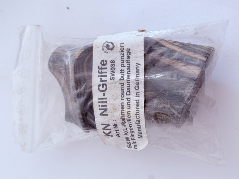 KN Nill SW038 Griffe für Smith&Wesson round butt punziert mit Fingerrillen und Daumenauflage – billede 3