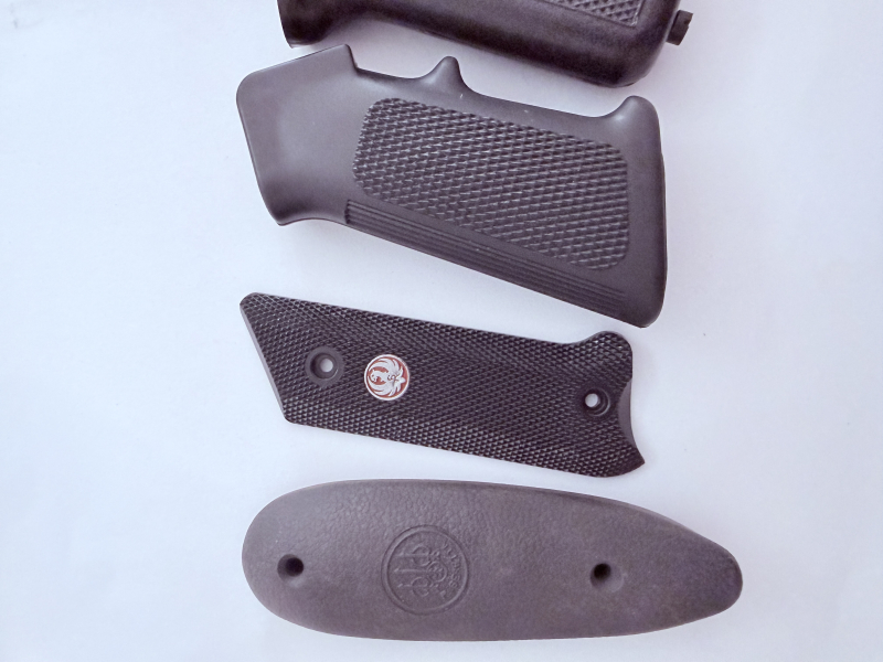 Div. Griffstücke/Schaftkappen (wohl neu) RUGER und andere Fabrikate (ich kenne mich damit nicht aus) – billede 2