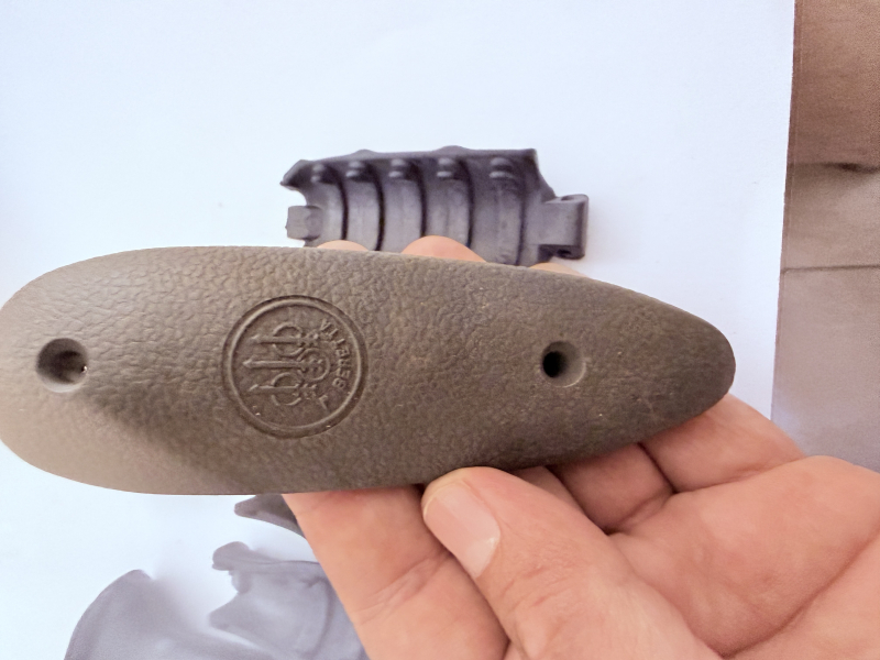 Div. Griffstücke/Schaftkappen (wohl neu) RUGER und andere Fabrikate (ich kenne mich damit nicht aus) – billede 6