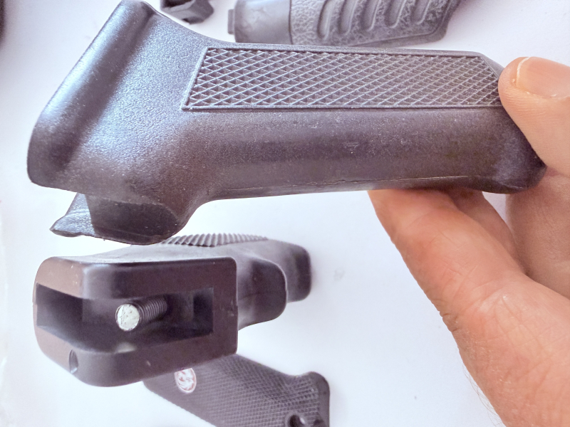 Div. Griffstücke/Schaftkappen (wohl neu) RUGER und andere Fabrikate (ich kenne mich damit nicht aus) – billede 4