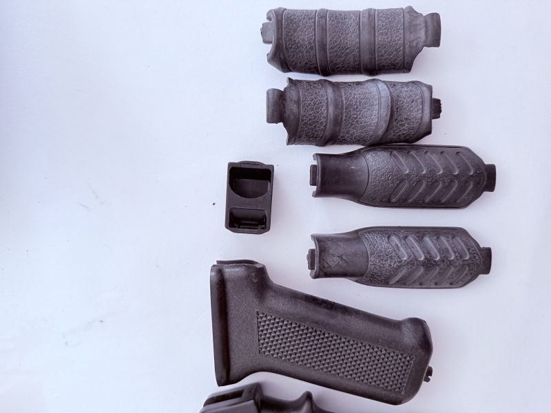 Div. Griffstücke/Schaftkappen (wohl neu) RUGER und andere Fabrikate (ich kenne mich damit nicht aus) – billede 3