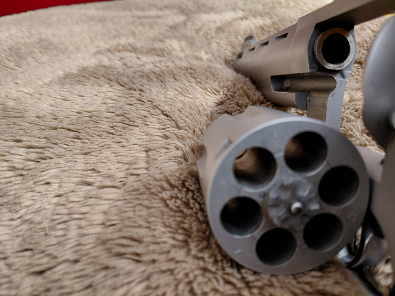 Raging Bull Cal.44 Magnum – Bild 2