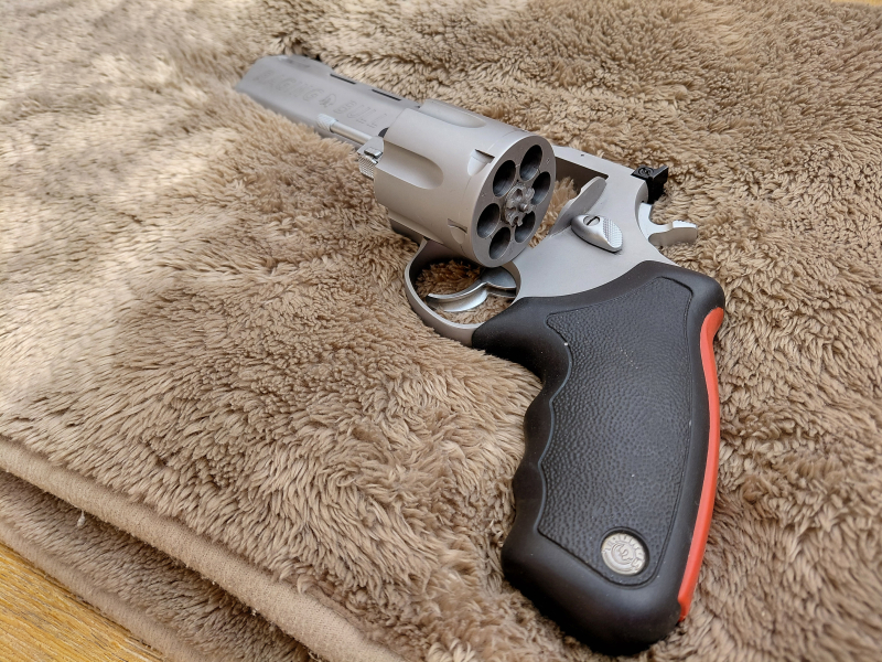 Raging Bull Cal.44 Magnum – Bild 3