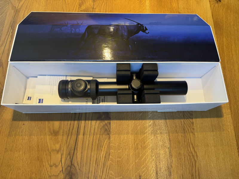 Zeiss V8 1.1-8x30 Zielfernrohr mit Schiene – Bild 3