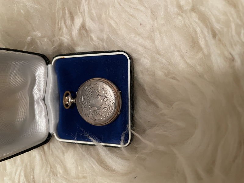 Silberne Taschenuhr mit Schatulle – Bild 2