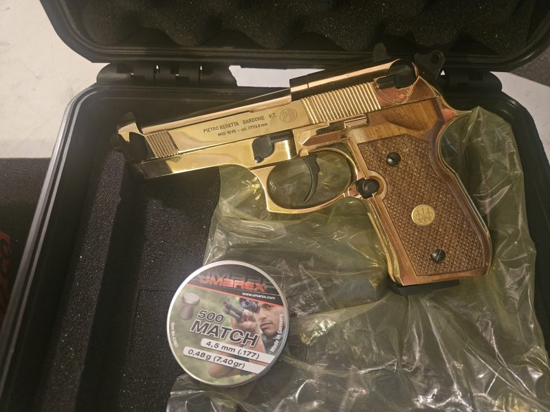 Beretta 92FS Gold mit Holzgriffschalen Zubehöhr und Koffer – Bild 2