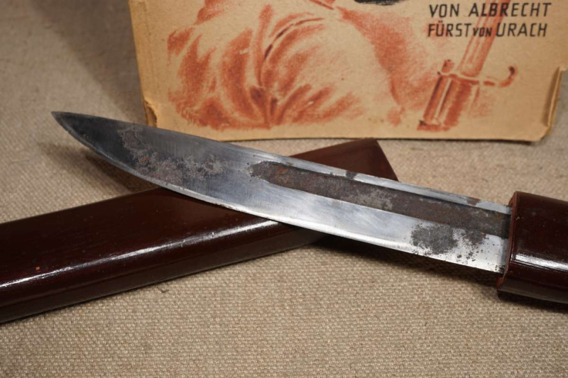 alter Nachlass Japan mit Messer , Schärpe und Buch – billede 2