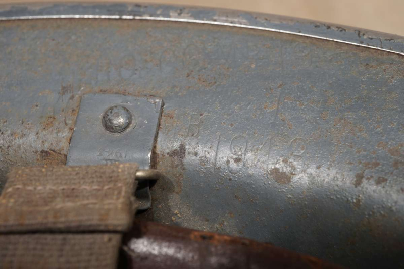 alte Britischer Stahlhelm mit Innenfutter – bild 3