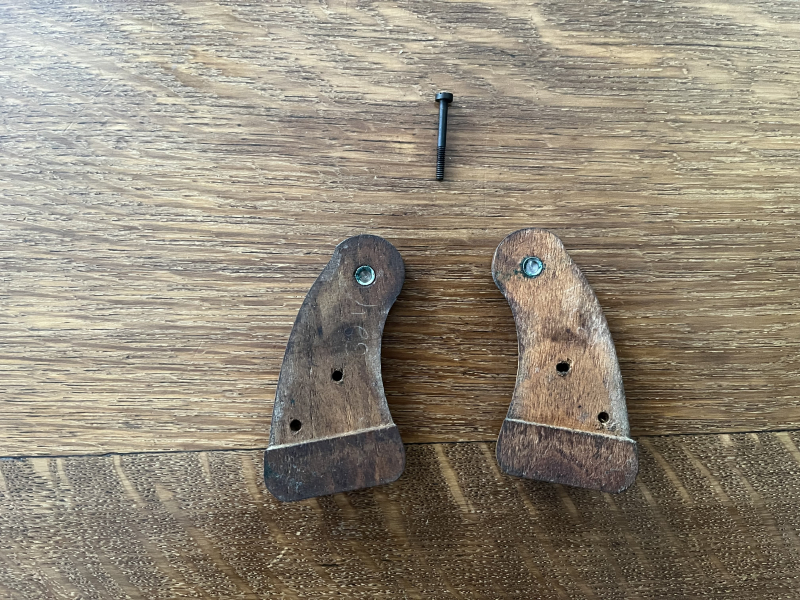 Original Holzgriffschalen für COLT Revolver – Bild 2