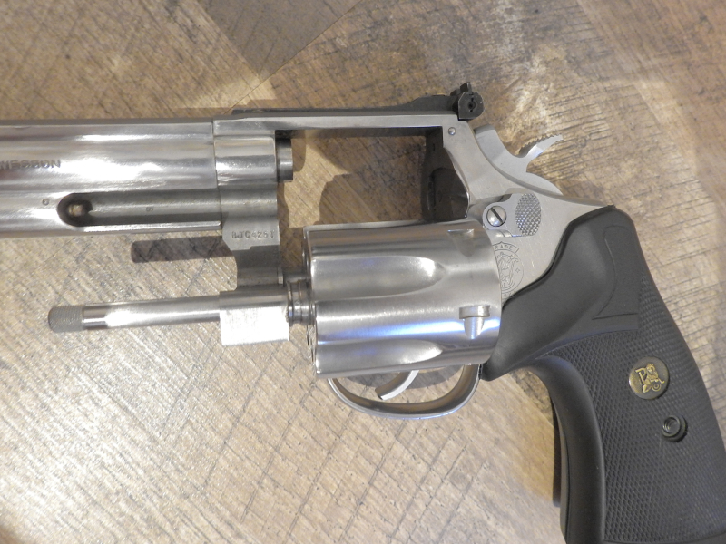 Revolver Smith & Wesson Model 617 Kal. .22lr. – 5. kép