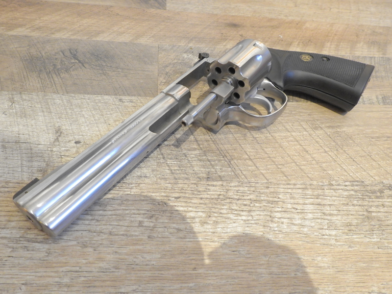 Revolver Smith & Wesson Model 617 Kal. .22lr. – 4. kép
