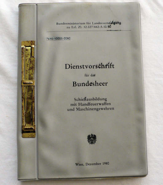 Dienstvorschrift Österreich – Walther P38 – Stg77 – Steyr AUG – Original – Bild 1