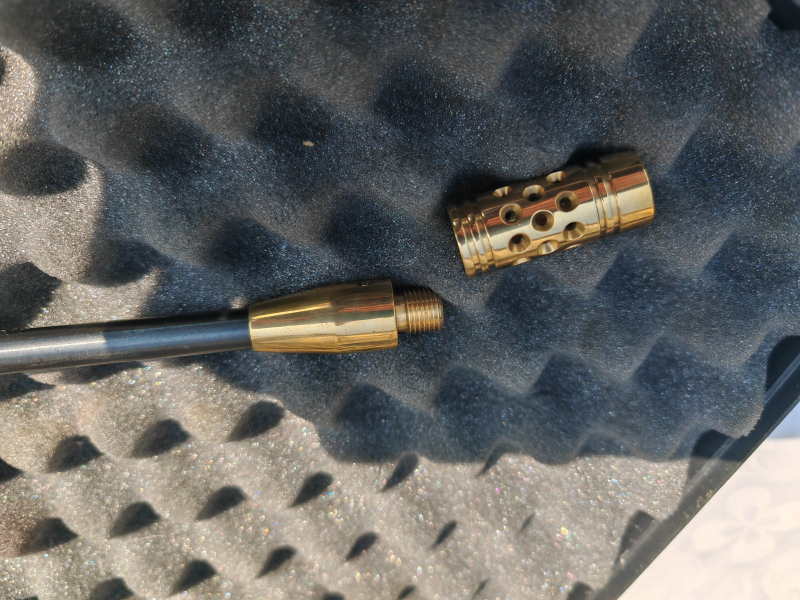 Crosman 2240 CUSTOM Carbine 5,5mm CO2 | Längerer Lauf | Holz-Sportgriffe | Klappschaft & Koffer – Bild 3
