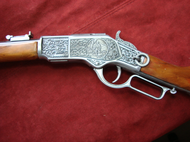 Winchester Mod. 1873 und Colt Revolver Deko – Bild 4