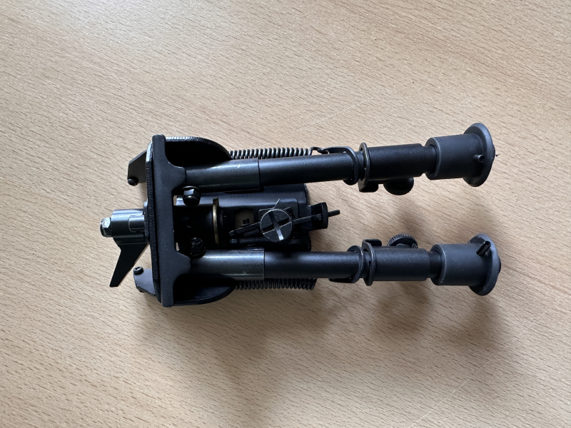 Bipod / Zweibein-Set: 1x Original Harris 1A2 Ultralight L + 1x Klon / Nachbau – Bild 5