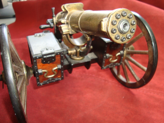 Vintage Modell einer Gatling Kanone USA 1883 – Bild 2