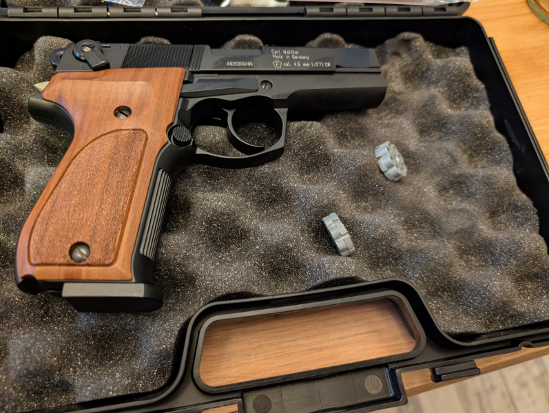 Walther CP 88 black mit extra Holzgriffschalen und 2 Trommelmagazine – Bild 3