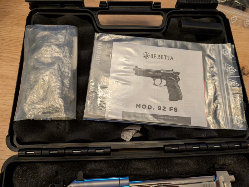 Beretta M 92 FS polished chrome mit Holzgriffschalen extra plus 2T rommelmagazine – Bild 4
