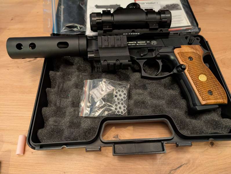 Beretta M 92 FS XX-TREME - zusätzlich mit Holzgriffschalen erc. – Bild 4
