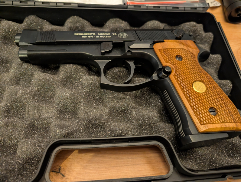 Beretta M 92 FS XX-TREME - zusätzlich mit Holzgriffschalen erc. – Bild 3