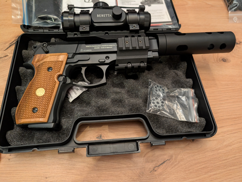 Beretta M 92 FS XX-TREME - zusätzlich mit Holzgriffschalen erc. – Bild 6