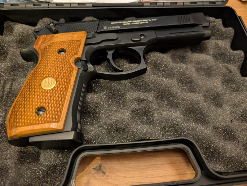Beretta M 92 FS XX-TREME - zusätzlich mit Holzgriffschalen erc. – Bild 2