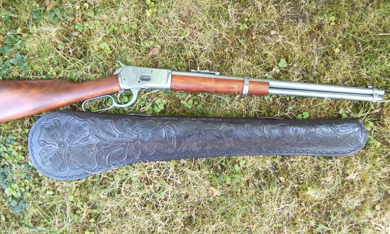Scabbard und Winchester-Modell 92 – image 1