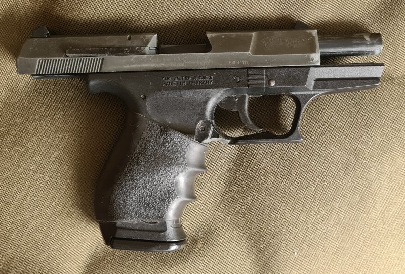 Walther P99 + 2 Magazine + Holster Schreckschuß 9mm PAK James Bond – Bild 3