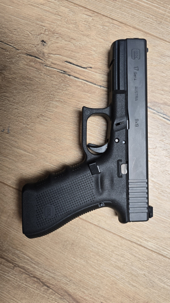 Glock 17 Gen 4 Kaliber 9x19mm mit Koffer und Zubehör – Bild 4