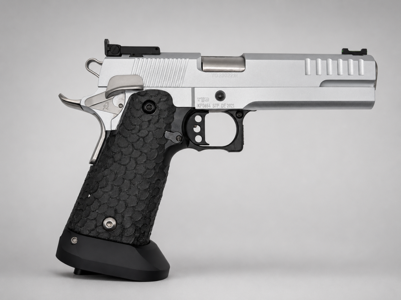 Custom 2011 – STP Frame / Caspian/RBF / STI Extreme DVC Grip – Bild 1