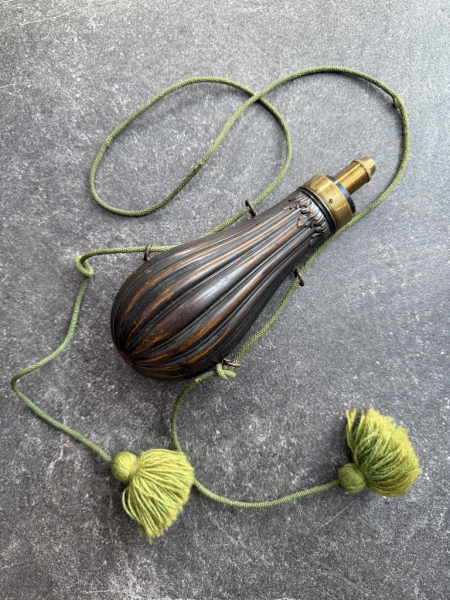 Antike Pülverflasche ( Dixon ) – imagem 1