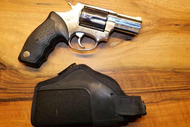 Taurus Revolver 2 Zoll, stainless, cal. 357 Magnum, Fangschusswaffe – Bild 2
