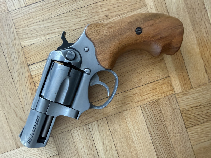 ME 38 Compact - PTB 542 - 9mm Knall - Holzgriffschaeln – снимка 3