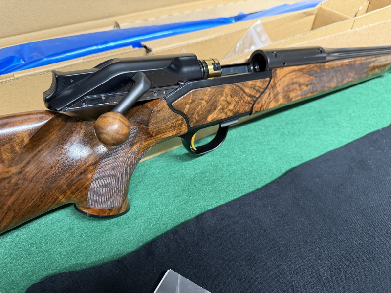 Blaser R8 Attaché .308 Win kannelierter Lauf HK8 Goldfarbene Kammer und Abzug – Bild 2