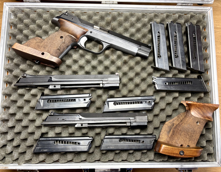 Sportpistole SIG - Hämmerli P240 Kal.38 Special Wadcutter mit WS.32 S&W Long Wadcutter & .22 LR – Bild 1
