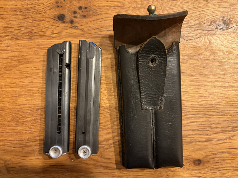 2 Magazine mit Ledertasche für Pistole 08 Luger bzw. Parabellum – Bild 2