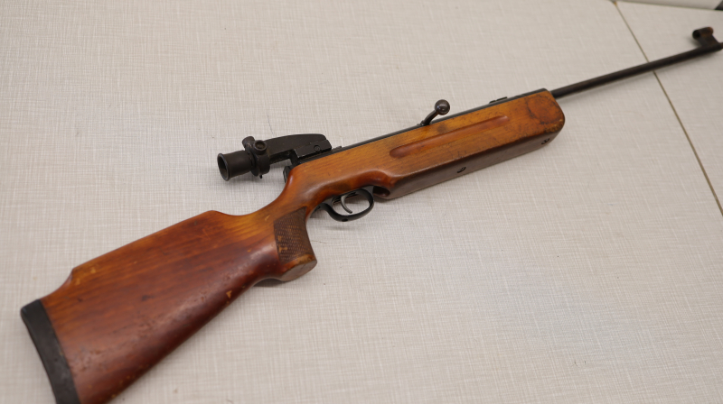 Haenel aus Suhl Modell 311 Luftgewehr 4,5mm mit Diopter funktionsfähig – Bild 1
