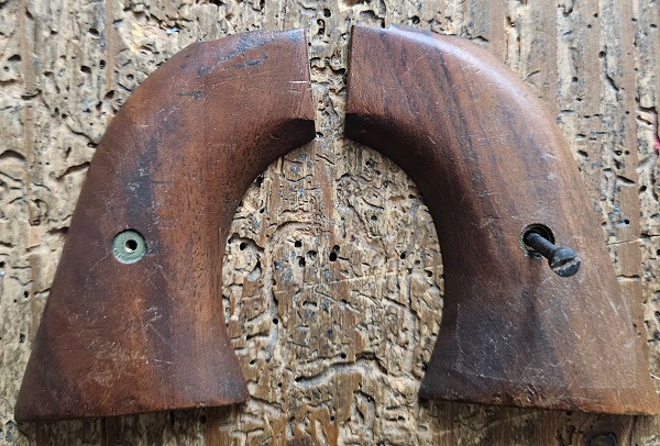 Original Holz-Griffschalen für HS Texas Scout .45 Frontier (Modell 121) – inkl. Schraube! – Bild 1