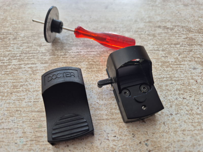 Red Dot Doctor mit MAK Adapter für EAW Schwenkmontage – Bild 1