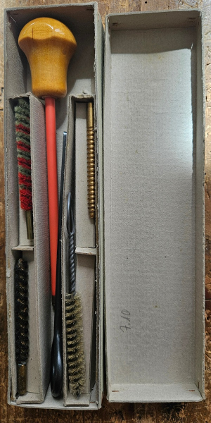 Klassisches Waffen-Reinigungsset im Originalkarton – Holzgriff & 4x Bürsten – Vintage! – Bild 1