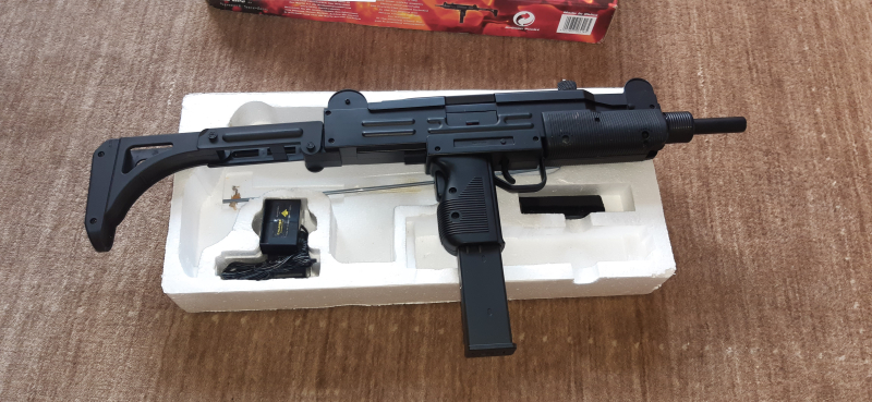 AEG Uzi – Bild 3