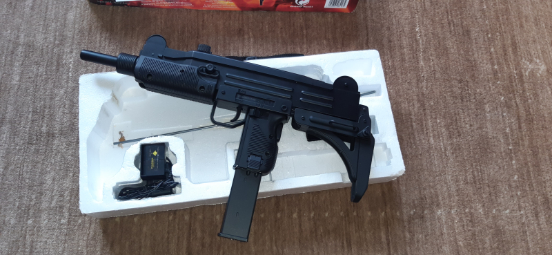 AEG Uzi – Bild 4
