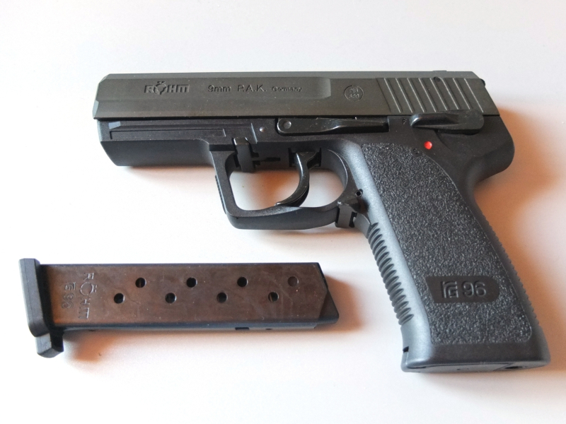 Röhm RG 96 Pistole – 9 mm P.A.K. mit 2 Magazinen – Bild 4