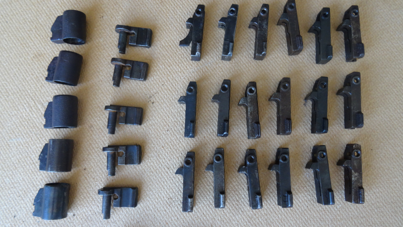 K98 / G98 Mauser Ersatzuteile Konvolut ! Ca.60 Teile , Abzug Visier , Schlosshalter ect. ........... – Bild 4
