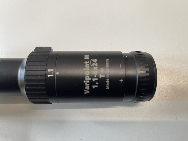 Drückjagdglas Zeiss Victory Varipoint 1,1-4x24 mit Schiene – Bild 3