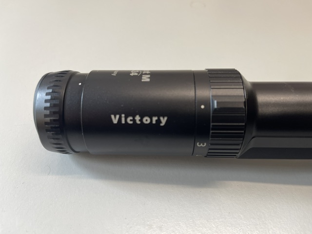 Drückjagdglas Zeiss Victory Varipoint 1,1-4x24 mit Schiene – Bild 2