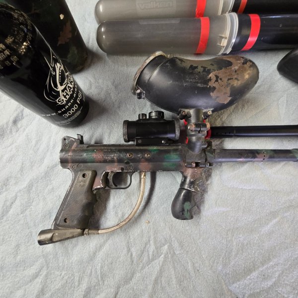 Paintball Spar-Paket: Tippmann 98 Custom + New Legion Iron M2 Markierer inkl. HP-Flaschen, Maske usw – Bild 3