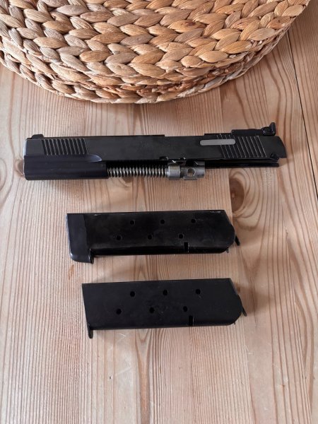 Peters Stahl Multicaliber .45Auto 6 Zoll mit 9mm Wechsellaufsystem – Bild 3