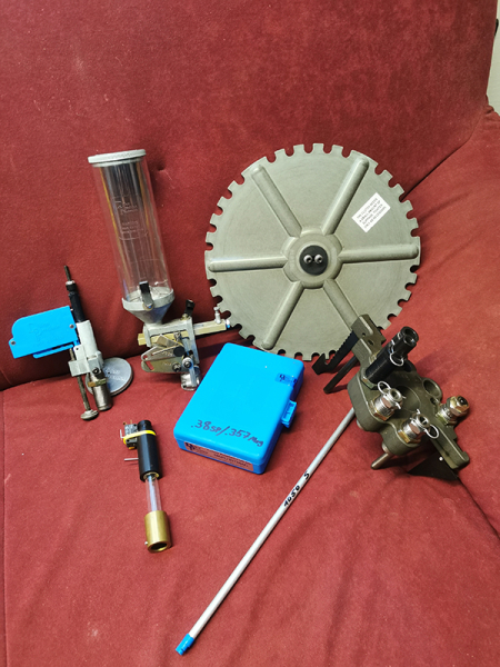 Dillon 1050 S + Dillon RF 100 + AA Bulletfeeder – Bild 4